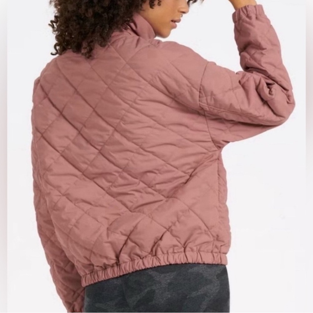 Vuori Halo Insulated Jacket in Dusty Rose